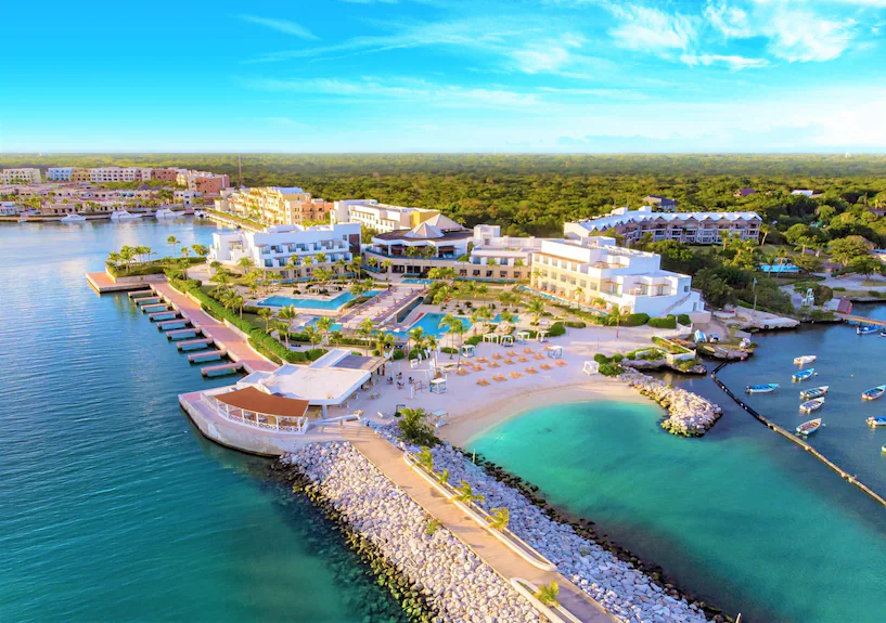 Remax Atlantis - ¡Grandes Descuentos en Poseidonia Cana Bay! Tu Apartamento Frente al Mar te Espera. 1 Remax Atlantis - 61ebaa15